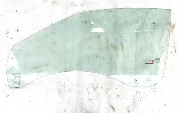 Volvo C70 Front door window glass four-door