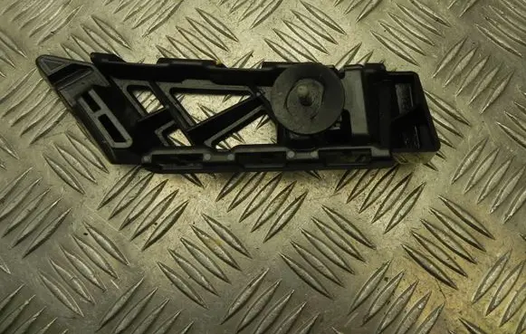 Mercedes-Benz S W222 Front bumper mounting bracket A2228851521 T7641