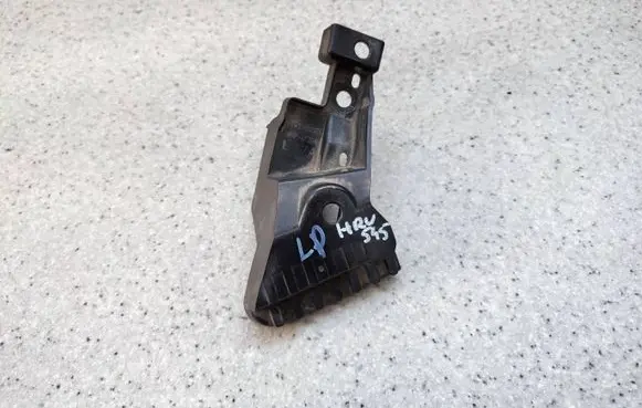Front bumper mounting bracket