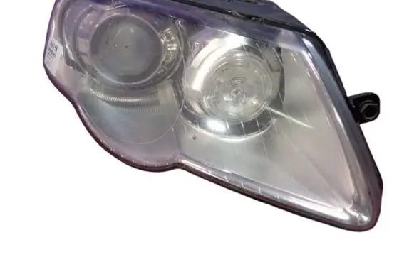 Volkswagen PASSAT B6 Headlight/headlamp