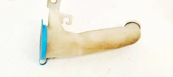Honda Insight Windshield washer fluid reservoir/tank