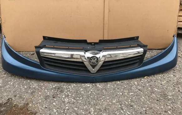 Opel Vivaro Front bumper upper radiator grill 93856149