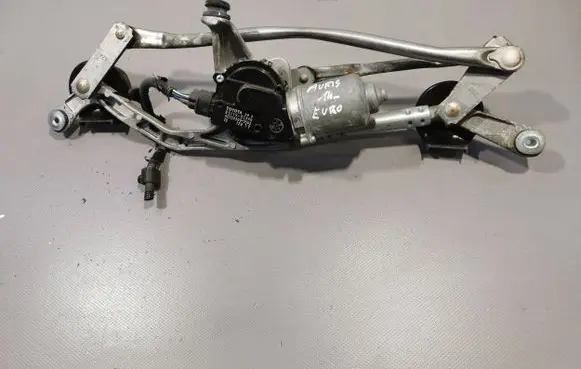 Toyota Auris E180 Front wiper linkage and motor 8511002340