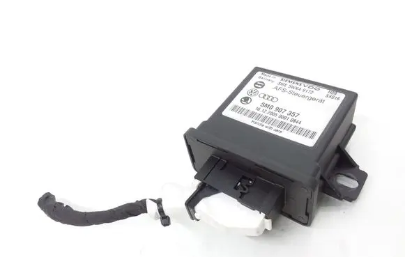 Volkswagen PASSAT B6 Light module LCM 5M0907357
