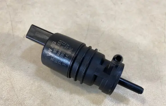 Porsche 911 991 Windscreen/windshield washer pump 1K5955651 VD4