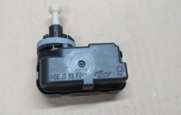 Opel Insignia B Headlight level adjustment motor 090000000 03N130NX 08J099V