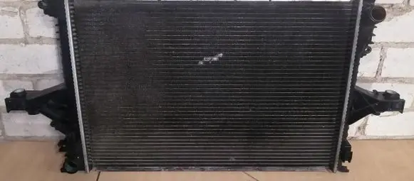 Volvo V70 Coolant radiator 30714046