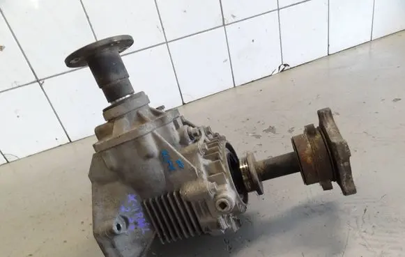 Nissan X-Trail T30 Rear gearbox reducer/haldex oil pump 