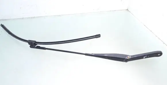 Ford Focus Windshield/front glass wiper blade 4M5117526AD