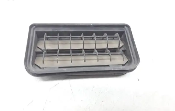 Volkswagen Jetta V Quarter panel pressure vent 3C0819465