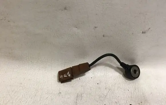 Audi A3 S3 A3 Sportback 8P Detonation knock sensor 06F905377