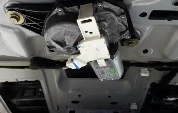 Renault Scenic II - Grand scenic II Rear window wiper motor 53018912 8200153458-B