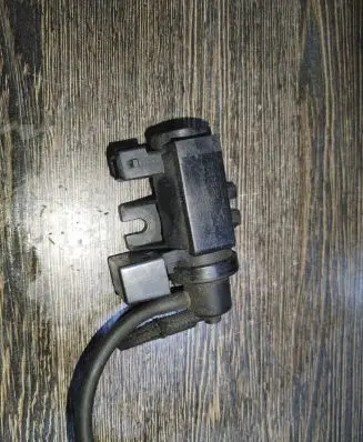 BMW 5 E60 E61 Turbo solenoid valve 7796634