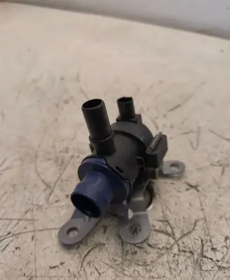 BMW X1 F48 F49 Electric auxiliary coolant/water pump 7395933