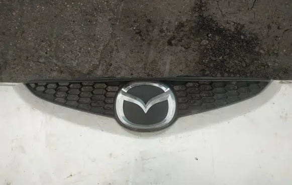 Mazda 2 Front grill
