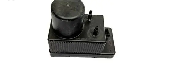 Mercedes-Benz E W211 Central locking vacuum pump 2038000048 0132006365 04019100477