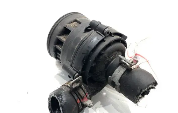 Mercedes-Benz GL X164 Oil filter mounting bracket A2118350364