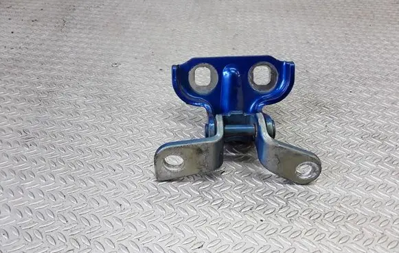 Chevrolet Cruze Rear door upper hinge