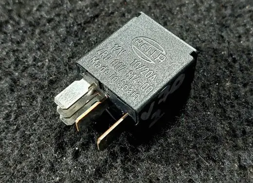 Volvo V70 Other relay 01000810 4RD00781400 1020
