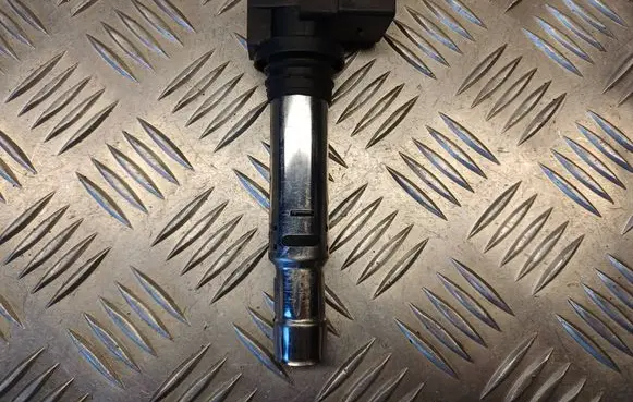 High voltage ignition coil