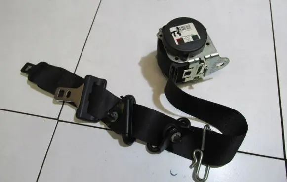 Ford C-MAX I Seat belt trim 