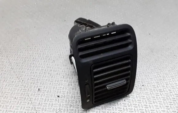 Honda CR-V Dashboard side air vent grill/cover trim