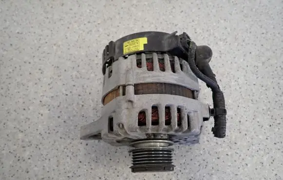 Hyundai i40 Generator/alternator 37300-2A800