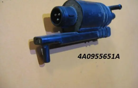 Audi A6 S6 C4 4A Windscreen/windshield washer pump 4A0955651A