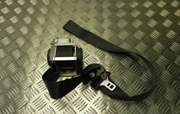 KIA Ceed Front seatbelt 888101H700 M1893