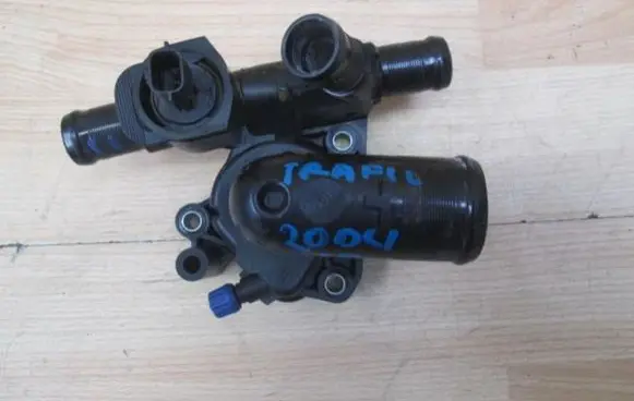 Opel Vivaro Thermostat housing 