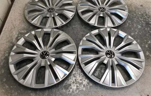Volkswagen Caddy R17 wheel hub/cap/trim 2K7601147BILI 2K7601147