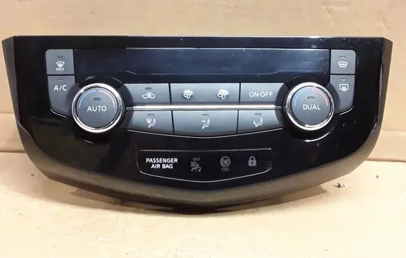 Nissan Qashqai Climate control unit 275004EA1A