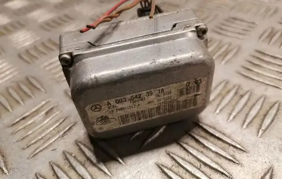 Mercedes-Benz CLK A209 C209 Yaw turn rate sensor 0035423918