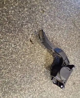 Mercedes-Benz Sprinter W906 Accelerator throttle pedal 0280755023