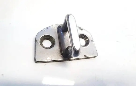 Skoda Octavia Mk2 (1Z) Rear door lock loop/hook striker 1u0837033b