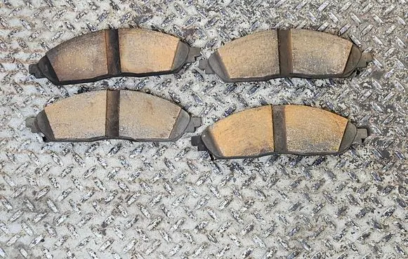 Jeep Grand Cherokee WL Brake pads (front) 