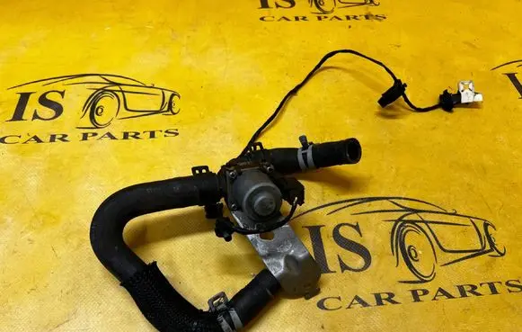 Ford Explorer VI Water pump JU5A18469GA