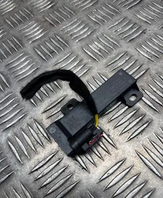 Fiat 500X Aerial antenna amplifier 68051315ab
