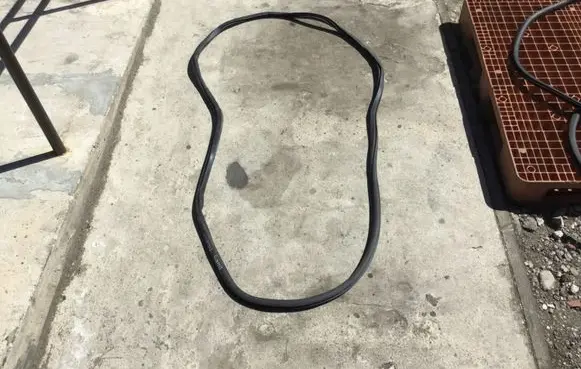 Chrysler Pacifica Rear door rubber seal (on body) OEM