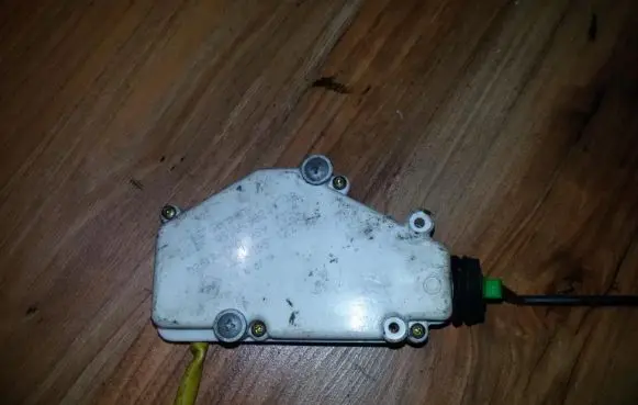 Ford Galaxy Central locking motor 95VW9B241AB