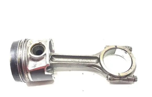 Volkswagen PASSAT B8 Piston with connecting rod 81L155