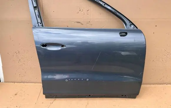 Porsche Cayenne (9Y0 9Y3) Front door 9Y0831312C