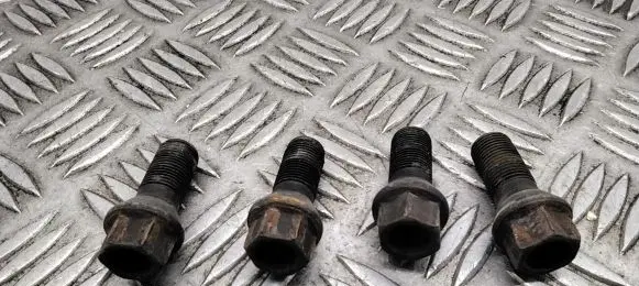 BMW X5 E70 Nuts/bolts 
