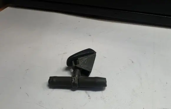 Ford Focus Windshield washer spray nozzle XS4117666A