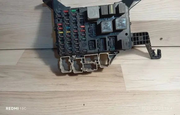 Ford Mondeo Mk III Fuse module 1S7T14A073AE 0672 202502231547