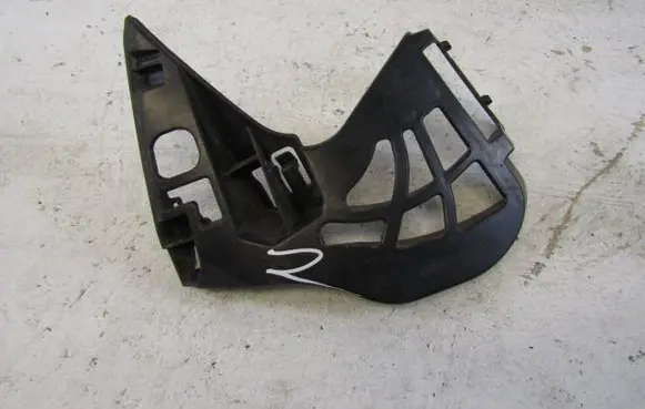 BMW 5 G30 G31 Front bumper mounting bracket 7385347