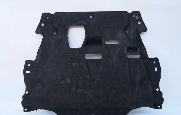 Volvo XC60 Engine splash shield/under tray AG9N-6P013-AB