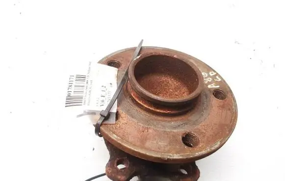 Rear wheel hub