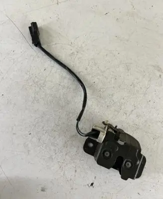 Hyundai Santa Fe Tailgate window lock/catch/latch 