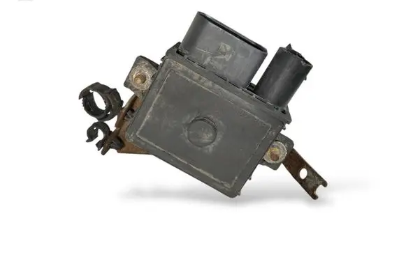 BMW 3 E46 Glow plug pre-heat relay E2110022358
